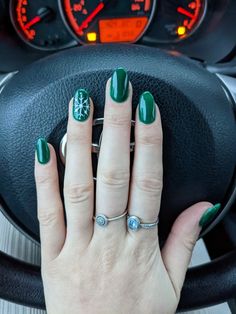 Green Christmas Nails With Snowflakes, Dark Green Snowflake Nails, Dark Green Nails With Snowflake, Green Nails With Snowflake, Midnight Green Nails, Green Christmas Acrylic Nails, Green Christmas Tree Nails, Green Winter Nail Designs, Simple Green Christmas Nails