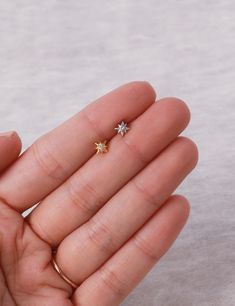 Dainty star flat back stud D E T A I L S * Star is 4 mm, post bar length is 6 mm or 8 mm * 18k gold over sterling silver // white gold over sterling silver * High quality cubic zirconia * Nickel free and hypoallergenic S H O W   U S   S O M E  ♥ Instagram: @Minthologie Facebook: facebook.com/Minthologie Tragus Stud, Flat Back Earrings, Tragus Earrings, Silver Flats, Tiny Star, Star Earrings Stud, Classy Jewelry, Paper Jewelry, I Love Jewelry