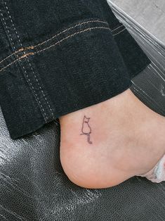 Cat tiny tattoo / cat outline tattoo / cat tattoo / pet tattoo / ankle tattoo / personal tattoo / tattoo placement / tiny tattoo / small tattoo / cute tattoo / tattoo

#tattoo #cattattoo #tinytattoo Cat Outline Tattoo, Tattoo Ankle, Cat Outline, Outline Tattoo, Tattoo Cat