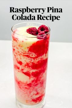 Pina Colada Punch, Alcoholic Milkshake, Colada Drinks, Pina Colada Drinks, Frozen Fruit Smoothie, Festive Holiday Cocktails, Beach Drink, Pina Colada Recipe, Christmas Cocktail Party