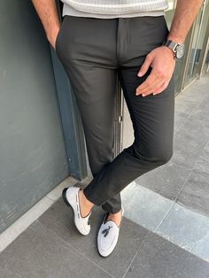 Collection : SPRING / SUMMER 22-23 Production : slim fit fabric trousers with side pockets.Color : BlackContent: %97 %3 ELESTAN.Available size: 30 -31 - 32 - 33 - 34 - 36 - 38