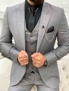 Wilson Gray Slim Fit Peak Lapel Suit – BRABION Italian Style Suit, Peak Lapel Suit, Grey Suit Men, Suit Styles, Vest And Pants, Slim Fit Suit Men, Suit Ideas, Classy Suits, Pants Gift