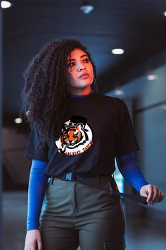 Cheer on your team at home or in the stands in one of your best Cincinnati Bengals MERCH. Funny Cat Clothes, Warrior Design, Black Shirts Women, Lion Design, Artist Outfit, The Penguin, Cat Hoodie, Fantasy Fashion, Cat Shirts