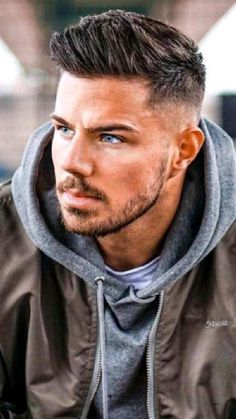 Means Hair Styles, Short Hair Hairstyles For Men, One Side Haircut Men, Short Men’s Hairstyles, Men’s Side Part, Men Quiff Hairstyles, Classic Quiff Hairstyles Men, Men’s High Fade Haircut, Short Long Hair Men