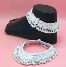 Material:- Alloy, Silver Platted Pack- Anklets set These Beautiful Silver Platted Anklets Best for gifting and personal use, You can gift your Girlfriend, Mother, Sister , Relatives , Neighbours etc. Combine it with Matching Dress and be the Limelight of every Occasion ( Diwali, Birthday, Anniversary, Christmas, Any Ritual Festival). Suitable for all Occasions. a)These are very skin Friendly. b)The plating is Non- Allergic and safe for all Environment. Gift for Her, Best Friend Gift, Gift Ideas, Cheap Women's Chandbalis For Wedding, Cheap Chandbalis For Women Suitable For Weddings, Festive Adjustable Anklets, Traditional White Adjustable Anklets, White Anklets With Latkans, Silver Anklets Designs, Gold Minimalist Jewelry, Bridal Necklace Designs, Graduation Gifts For Him