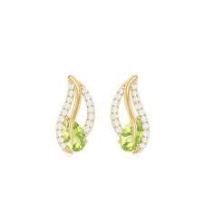 Détails du produit
Laissez une impression durable dans l'esprit de tout le monde lorsque vous affichez cette paire de boucles d'oreilles fantaisie en forme de feuille avec votre ensemble. Le péridot en forme de poire serti comme un solitaire est orné de pierres précieuses en diamant qui rendent cette paire de boucles d'oreilles modernes excellentes pour votre femme.

Informations sur le produit

SKU
SHP-Boucles d'oreilles042157245


Longueur
11,3mm


Largeur
5,5mm


Poids
1,30 g (environ)



INF Signature Jewelry, Timeless Jewelry, Conflict Free Diamonds, Diamond Stone, Pear Shape, Pear Shaped, Prong Setting, Pear, Jewelry Box