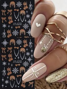 Gift Nail Design, Short Brown Christmas Nails, Glitter Nails For New Years, Winter Nails Beige, 3d Xmas Nails, Brown Xmas Nails, Neutral Holiday Nail Designs, Gold Christmas Nail Art, Christmas Winter Nail Designs