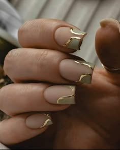 Chrome Manicure, Chrome Nails Designs, Drip Nails, Gold Nail, New Year's Nails, Hot Nails, Luxury Nails, Manicure E Pedicure, Chrome Nails