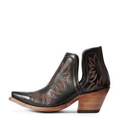 Ariat Dixon Boot, Black Western Boots, Boys Cowboy Boots, Girl Cowboy Boots, Lucchese Boots, Twisted X Boots, Western Ankle Boots, New West, Side Design