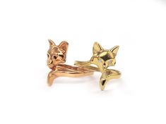 The ring is handmade to get a vintage look of a fox, and it's made of solid gold and is set with natural diamonds for the fox eyes. This statement gold ring is perfect for stacking with other rings or alone for a simple and alternative look. Gorgeous gold ring, for animal lovers yet perfect for any occasion. ✔ Made to Order ✔ Gold Kt: 9k-14K-18k ✔ Metal stamp: 375-585-750 ✔ Available Gold Color: Rose Gold, Yellow Gold, White Gold ✔ Gemstone: Natural Diamonds, or other genuine gemstones ✔ Stone C Monogram Ring Gold, Fox Ring, Gold Fox, Custom Signet Ring, Vintage Fox, Diamond Eyes, Gold Statement Ring, Monogram Ring, Gold Monogram