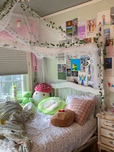 Coquette dollete aesthetic room decor room inspo Room Ideas Aesthetic Fairycore, Aesthetic Fairycore Room, Desings Aesthetic Room, Bedroom Ideas Squishmallows, Squishmallow Dorm Room, Pastel Fairycore Room, Squishmallow Bedroom Aesthetic, Bedroom Ideas Fairycore, Cutesy Room Aesthetic