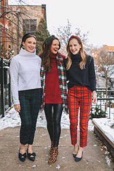 Preppy Christmas Outfits Women, Christmas Fashion Outfits, Winter Ootd, Trendy Christmas Outfits, Xmas Photos, Dressing Ideas, Christmas Outfits Women, Christmas Clothes, Woman's Fashion