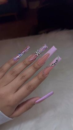 Long Acrylic Birthday Nails Ideas, Long Extra Nails, Cute Long Acrylic Nails Ideas, Birthday Baddie Nails, Trendy Baddie Nails, Nails Quinceanera, Birthday Glam Nails, Buchonas Nails, Acrylics Aesthetic