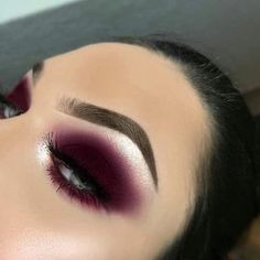 Make Up Diy, Maquillage Yeux Cut Crease, Make Up Designs, Makijaż Smokey Eye, Purple Eyeshadow, Makeup Eye Looks, Bold Makeup, Dark Makeup, Red Eye