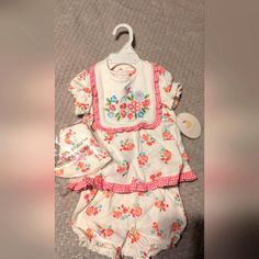 Nwt 4 Piece Baby Girl Set In Cute Pink Flowers Includes Top, Bottom, Bib And Hat Cute Pink Flowers, Baby Doll Accessories, Doll Accessories, Cute Pink, Baby Doll, Matching Sets, Pink Flowers, Baby Dolls