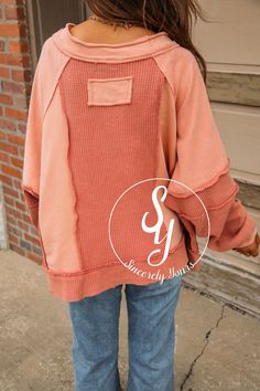 This textured blouse, with its long sleeves and two-toned design, is the perfect addition to your fall wardrobe! Pair this top with denim of your choice and neutral booties for an adorable and simple look! Liz is 5'3" and wearing a size small. 100% Cotton Oversized Fit; You can size down if you don't want as much room. Liz's mom is a true medium and would wear the small. Measurements: (small) bust: 60” length: 22.75” (medium) bust: 61” length: 23.5” (large) bust: 64” length: 24” Glitter Flask, Textured Blouse, 75 Medium, Fawn Design, Simple Look, Diff Eyewear, Dear John, Top Graphic Tees, Shoes Booties