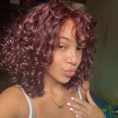 Red Burgandy Hair Curly, Wine Curly Hair Color, Red Hair Inspo Curly, Red Dye Curly Hair, Burgundy Hair On Curly Hair, Red Curly Hair Ideas, Red Wine Hair Color Curly, Light Red Curly Hair, Red Curly Highlights