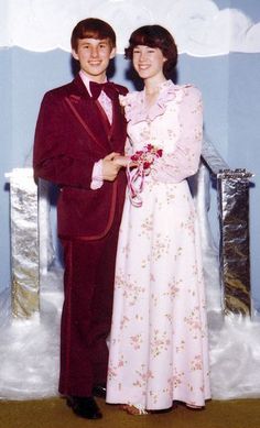 1970s Prom, Dinner Jackets, 80s Fashion Men, Wedding Captions For Instagram, Captions Funny, Wedding Captions, 80s Fashion Trends