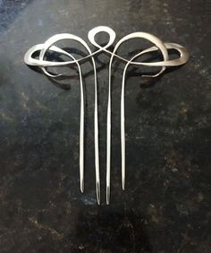 Art Nouveau Comb Blacksmithing Projects, Bijoux Art Deco, Silver Hair Comb, Bijoux Art Nouveau, Motif Art Deco, Vintage Hair Combs, Art Nouveau Jewelry, Art Nouveau Style, Deco Jewelry