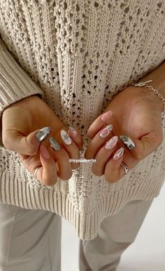 Outfits Asian, Viral Aesthetic, Chanel Lipstick, Workout Inspo, Gel Nails Diy, Summery Nails, Coquette Style, Outfit Vintage, Instagram Nails