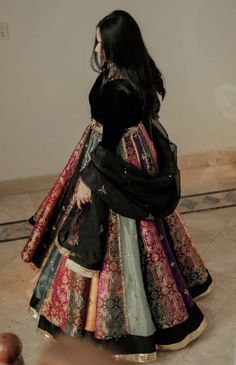 Shadi Dresses, Lehenga Designs Simple, Stylish Short Dresses, Pakistani Fancy Dresses, Pakistani Dresses Casual, Beautiful Pakistani Dresses, Salwar Kamiz