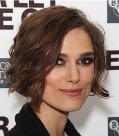 6 most flattering / gorgeous hairstyles for square faces Kręcony Bob, Modern Bob Hairstyles, Wavy Bob Hairstyles, Square Face Shape, Hair Styles 2014, Fishtail Braid