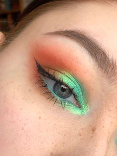 Complementary Colors Makeup, Orange And Teal Makeup, Cowgirl Eye Makeup, Green And Orange Makeup, Red And Green Makeup, Bright Makeup Looks, Orange Makeup, Face Art Makeup