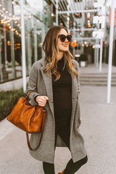 Classic Turtleneck & Sweater Coat | LivvyLand Executive Outfit, Winter Outfits 2019, Best Winter Jackets, Winter Coats For Women, Classic Turtleneck, Best Winter Coats, Black Turtleneck Sweater, Beauty Finds, Maternity Style