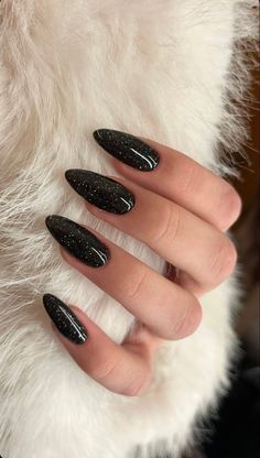 Sparkly Black Nails, Black Sparkle Nails, Black Almond Nails, Black And White Nails, Black Nails With Glitter, Glittery Nails, Shiny Nails, Almond Acrylic Nails, Sparkle Nails