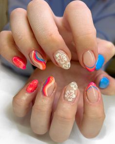 Are you planning your summer vacation? Or spending some time with friends at the beach? In that case a new manicure is in order! In this article, we have collected over 30 of the best beach nail ideas, whether you're looking for ocean inspired nails or tropical manicure! Simple Summer Acrylic Nail Designs, Mexico Beach Nails, Cute Vacay Nails, Bahamas Nails Ideas, Hawaiian Acrylic Nails, Preppy Beach Nails, Key West Nails, Short Hawaii Nails, Short Tropical Nails