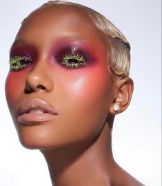 Glam shot Afro Futuristic Makeup, Artistry Makeup Looks, High Fashion Makeup Looks, Danessa Myricks Makeup, Makeup Looks Editorial, Pink Hair Fashion, Pink Hair Makeup, Abstract Makeup Looks, Editorial Makeup Looks