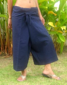 "Special DHL Express Shipping Offer - ONLY $9.50 - RECEIVE YOUR ORDER IN 3 - 5 WORKING DAYS  - Original Thai Fisherman Pants - Made of 100% superior quality cotton You can use this Thai pants for all sorts of activities such as relaxing on the beach or at home, Massage, Sauna, Spa, Yoga, Feng-Shui, Wellness, Tai Chi, Muay Thai, Travel, Sleep, Hippie, Dance, Party or for Pregnant. - Unisex: Will fit men or woman. - The fisherman pants fits all sizes from S - XXL - Condition: Brand new with tag \" At Home Massage, Pantalon Thai, Home Massage, Thai Pants, Thai Fisherman Pants, Flamenco Skirt, Fisherman Pants, Cotton Maxi Skirts, Hippie Skirts