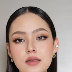 Cool Wedding Makeup, Graduation Make Up Look Natural, Bridesmaid Asian Makeup, Spring Soft Glam Makeup, Make Up Inspo For Wedding, Thai Soft Glam Makeup, Make Up Weddings, Look Make Up Natural, Look Make Up