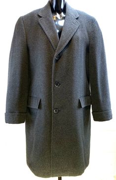 DHALISHAN for Straus North Dakota Mens 100% Cashmere Grey Overcoat Overcoat is in excellent pre-owned condition. Please see photos for exact detail. There is a size tag, however, it is blank. Please see measurements for fitting. Fit feels equivalent to a mens Large. Feel free to ask any questions! Chest: 23.5 in. (armpit to armpit) Coat Waist: 23.5 in. (across waist) Front Length: 40 in. (shoulder to bottom) Shoulder:  18.5 in. (across top of shoulder between arm seams) Back Length: 40 in. (back Classic Gray Pea Coat, Grey Overcoat, Winter Clothing, North Dakota, Double Breasted Suit Jacket, Size Tag, Winter Outfits, Suit Jacket, Cashmere