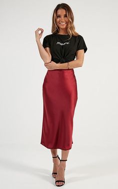 Silk Slip Skirt Outfit, Long Silk Skirt Outfit, Silk Skirt Midi, Red Satin Skirt, Slip Skirt Outfit, Silk Skirt Outfit, Long Silk Skirt, Rok Midi, Silk Slip Skirt