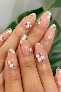 #summernails #winternails #springnails #nails #nailsnailsnails #nailsdone #nailsinspiration #beautifulnails #pinknails #summer #fashionnails #nailsoftheday #naillife #nailsart #glitternails #neonnails #frenchnails #nailsonpoint #indigonails #nailoftheday Nail Designs Summer Almond, Easy Flower Nails, Classy Summer Nails, Artistic Nails, Summer Nails 2024, Cute Simple Nails, Nails Today