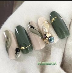 Gold Nail Art, Magic Nails, Elegant Nail Art, Nail Salon Design, Green Nail Designs, Black Nail Art, Nail Jewels, Geometric Nail