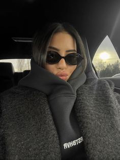 Hair Color Auburn, Cindy Kimberly, Cool Poses, Girl Fits, Winter Fits, Cute Fall Outfits, Winter Aesthetic, Sporty Outfits, Cute Poses