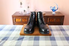 Vintage Drill Boots Size 11.5 (280/106) Army Boots Parade Marching Boots Combat Boots Cadet Boots Made in Canada by BOULET Excellent Shape Label:  BOULET, Made in Canada Tag Size:  280/106 (Men's 11.5 USA/Canada) See measurements below. Features: - Genuine Leather Uppers - VIBRAM Soles - Hard Toed Boots - Supportive Thermal Insoles - Top Quality, Durable, Practical, Comfortable - Excellent  Condition, Like New Measurements  (280/106)  Insole Length: 11 inches (280 mm) Insole Width:  4.25" (106 mm) Height:  7 inches Like New Condition Formal Lace-up Boots With Reinforced Toe, Formal High Ankle Combat Boots With Reinforced Heel, Shoes Boots Combat, Canadian Army, Boots Combat, Army Boots, Ankle Heels, Military Boots, Mens Shoes Boots