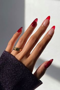 Jelly nails The Y2K nail art trend that only needs 2 colors of nail