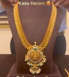 Kasu Haram, Kasu Mala, Temple Jewellery Earrings, Cutwork Blouse, Gold Temple Jewellery, Gold Jewellry, New Gold Jewellery Designs, Gold Earrings Models, Baby Necklace