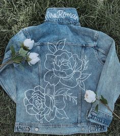 Personalized jean jackets! Everyone loves a jean jacket, but why not stand out from the crowd by adding something meaningful. These beauties can be customized with any saying or image. Seller has to approve length of quote to fit on jacket and be legible. All jackets are hand painted, so no two jackets will be identical. Jackets are done using a fabric paint, and spot cleaning is recommended. However, is machine washing please wash inside out in cold water. This listing is for a design using all Bespoke Denim, Customized Denim, Mundo Hippie, Jean Jacket Diy, Jacket Diy, Custom Jean, Jacket Drawing