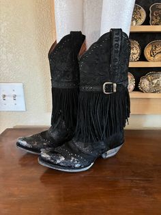 These are $260 new, slight worn once size 6 1/2 see photos Dan Post Boots, Bed Of Roses, Dan Post, Leather Cowboy Boots, Boot Shoes Women, Cowboy Boots, Leather Women, Womens Boots, Shoe Boots