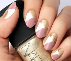 Nail art facile ongles courts motifs simples mais impressionnants pour Nail Art Simple, Nail Goals, Popular Nail Art, Gold Nail Art, Spring Months, Nail Art For Beginners, Cute Nail Art Designs, Nail Polish Trends, Short Nails Art