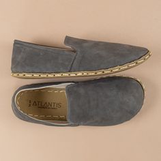 "Our Atlantis Handmade barefoot shoes combine high-quality leather and traditional shoemaking skills. It is only through our know-how and belief in barefoot shoes, a wealth of experience, and the best materials that we are able to create this unique and top-quality shoe. - Made in Turkey - 100% Natural - 100% Handmade - Hand-Stitched - Natural Leather Upper - Natural Leather Lining - Water Buffalo Leather Sole - 100% Copper Rivet conductor hand-hammered through sole What are Barefoot Shoes? It i Plain Toe Leather Shoes With Soft Sole, Artisan Leather Shoes With Stitched Sole And Round Toe, Artisan Leather Slip-on Shoes With Rubber Sole, Barefoot Sandals Women, Barefoot Boots, Brown Slippers, Black Boots Men, Minimalist Men, Shearling Slippers