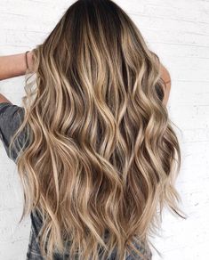 24 Gorgeous Balayage Hair Color Ideas - Fabmood | Wedding Colors, Wedding Themes, Wedding color palettes Blonde Baylayage, Balayage Hair Color Ideas, Balayage Hair Color, Brown Ombre Hair, Colors Wedding, Short Hair Balayage