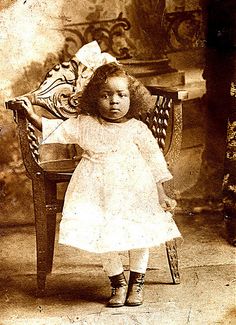 unknown little girl photographed at Arthur L. Macbeth Studio in Baltimore, MD. Idda Van Munster, Alexei Romanov, Photographic Studio, Natural Baby