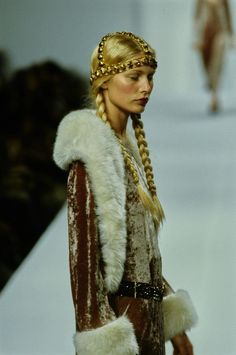 Anna Sui Fashion, Kirsty Hume, Medieval Fashion, Anna Sui, John Galliano, Baby Fashion, Blonde Hair