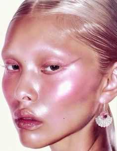 Makeup Looks Editorial, Orchid Makeup, Alien Make-up, Funky Makeup, Cool Makeup Looks, Pink Skin, Ex Machina