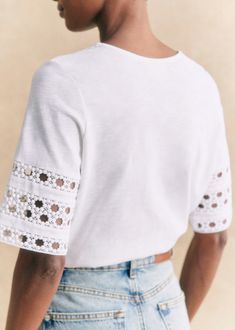 Short-sleeved organic cotton T-shirt;Lace inlay on sleeves;Round neckline;Length from shoulder 59 cm / 23.2 in (for a S) Denim Suit, Sleeves Top, Knitwear Tops, Lace Shirt, Boho Women, Jersey Top, Parisian Style, Elegant Fashion, Black Shirt